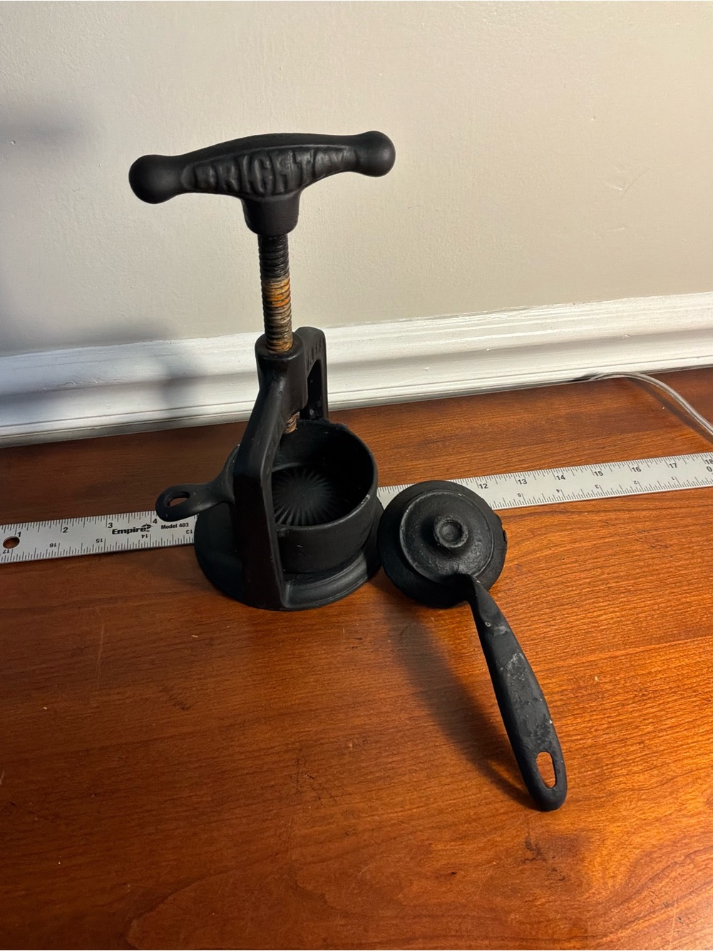 Vintage Brighton Black Cast Iron Hand Meat Press/Citrus Juicer